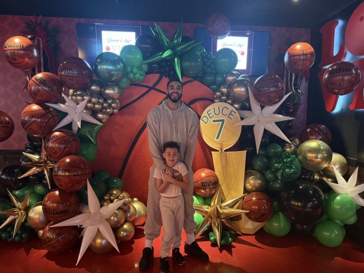 為兒子舉辦7歲生日派對！塔圖姆曬照：屬于Deuce的周末